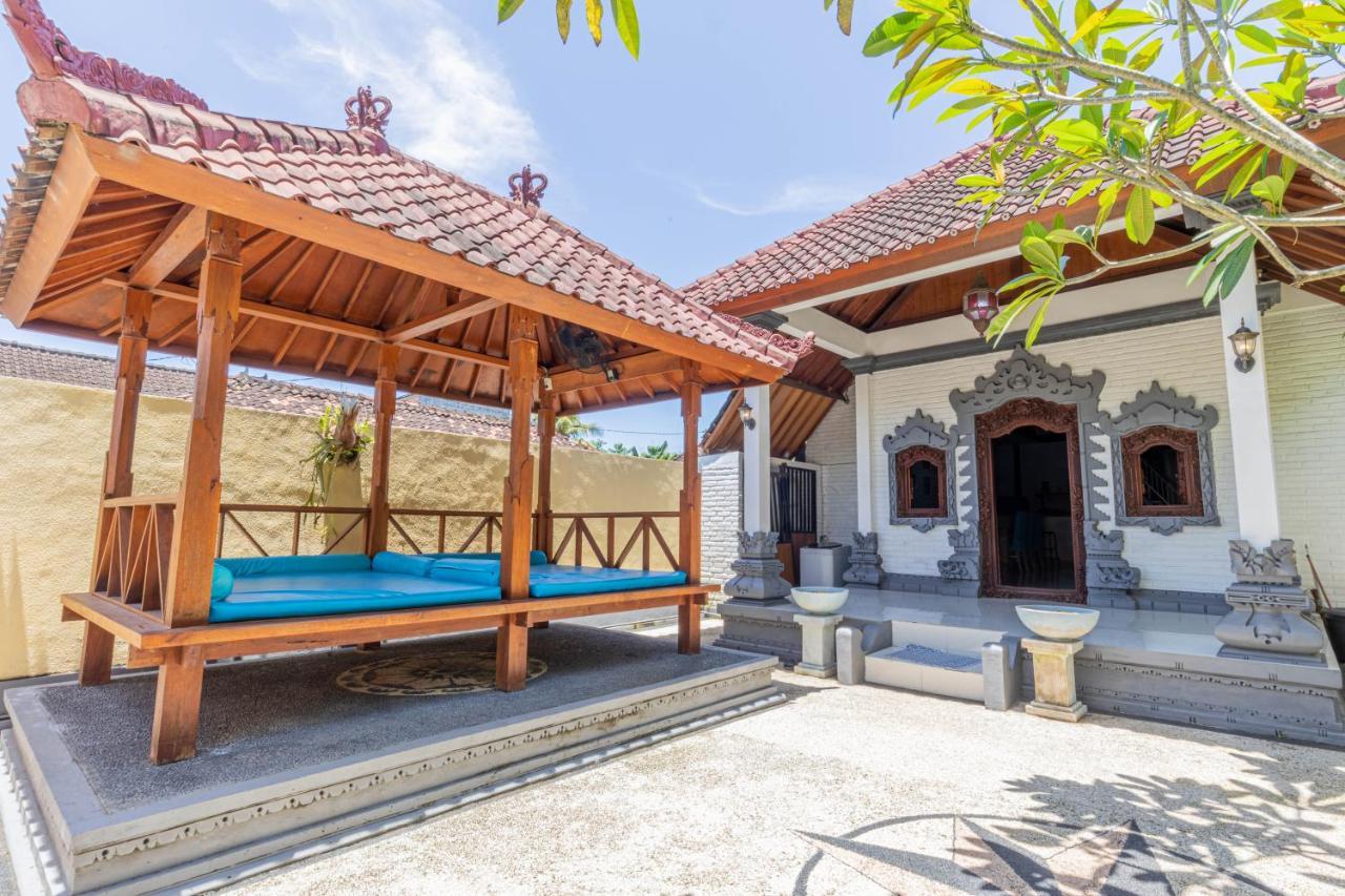 Surf Retreat Villa Sari Bali Pulukan Exterior photo